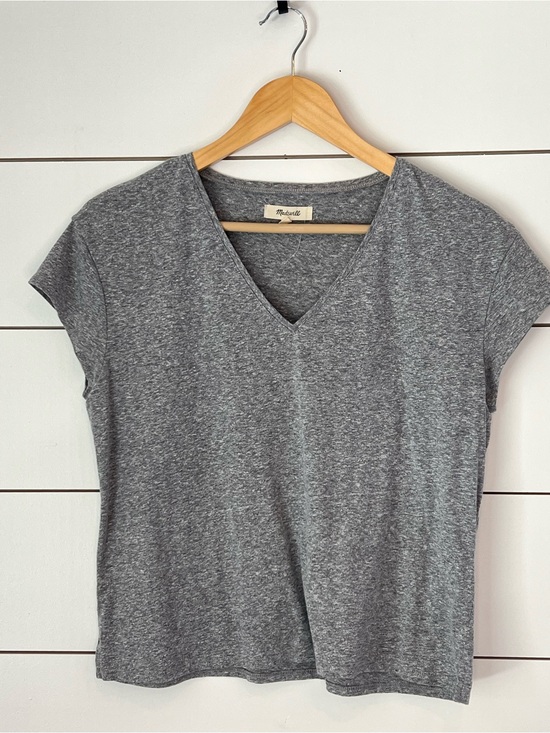 Madewell Tops - Madewell Heather Gray V-Neck Short Sleeve Tee